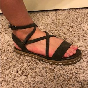 Green suede straps sandals